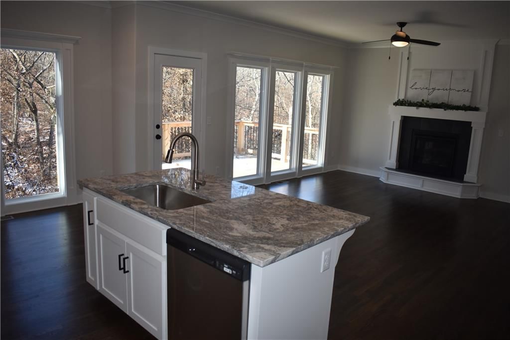 1302 Melissa Court — photo 3