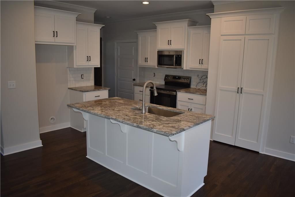 1302 Melissa Court — photo 4