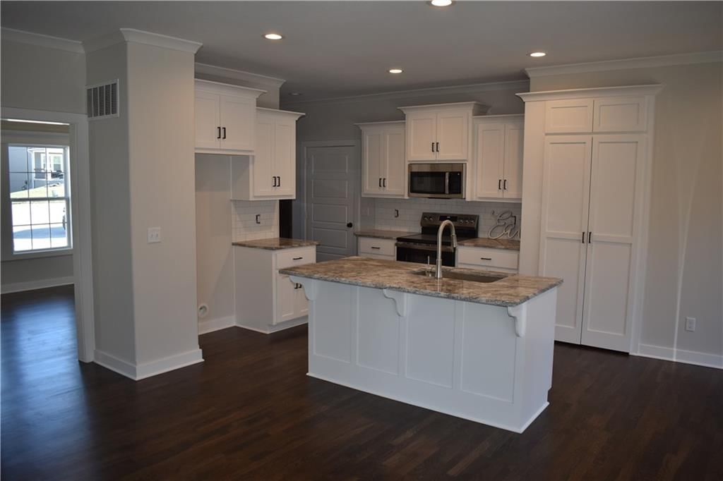 1302 Melissa Court — photo 7