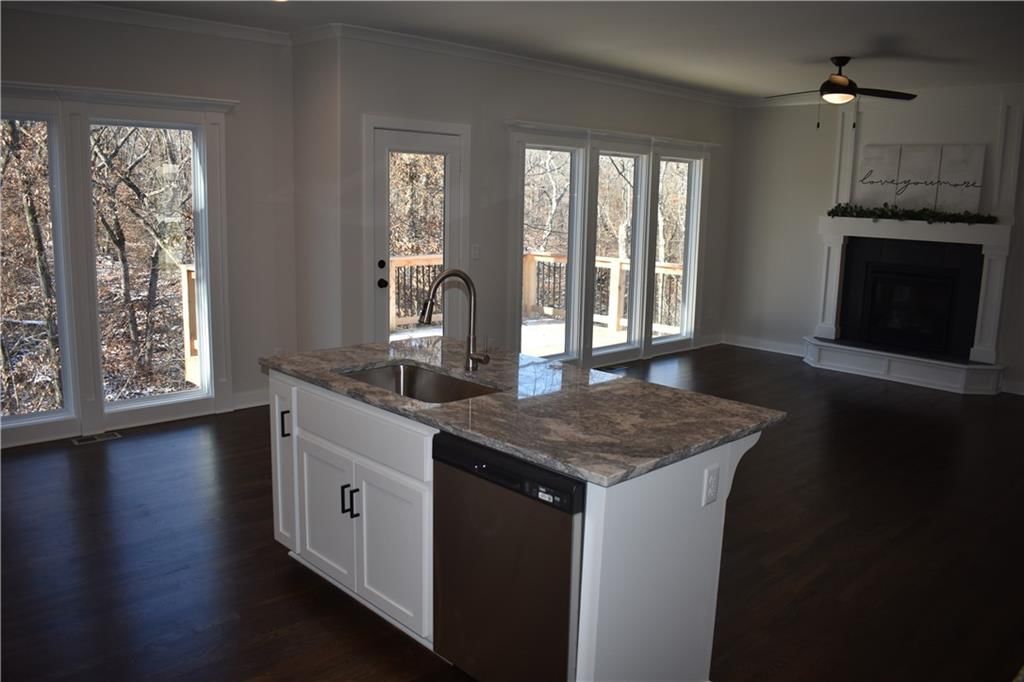 1302 Melissa Court — photo 42