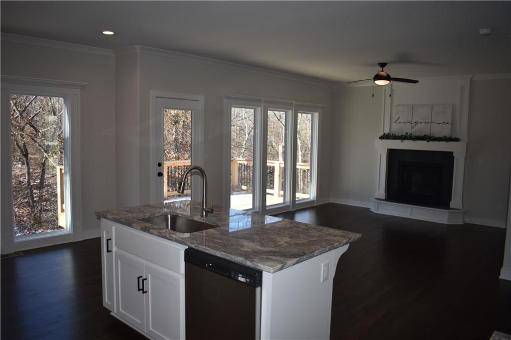 1302 Melissa Court — photo 43