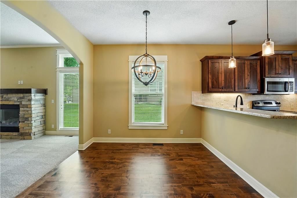 22511 W 72nd Street — photo 10