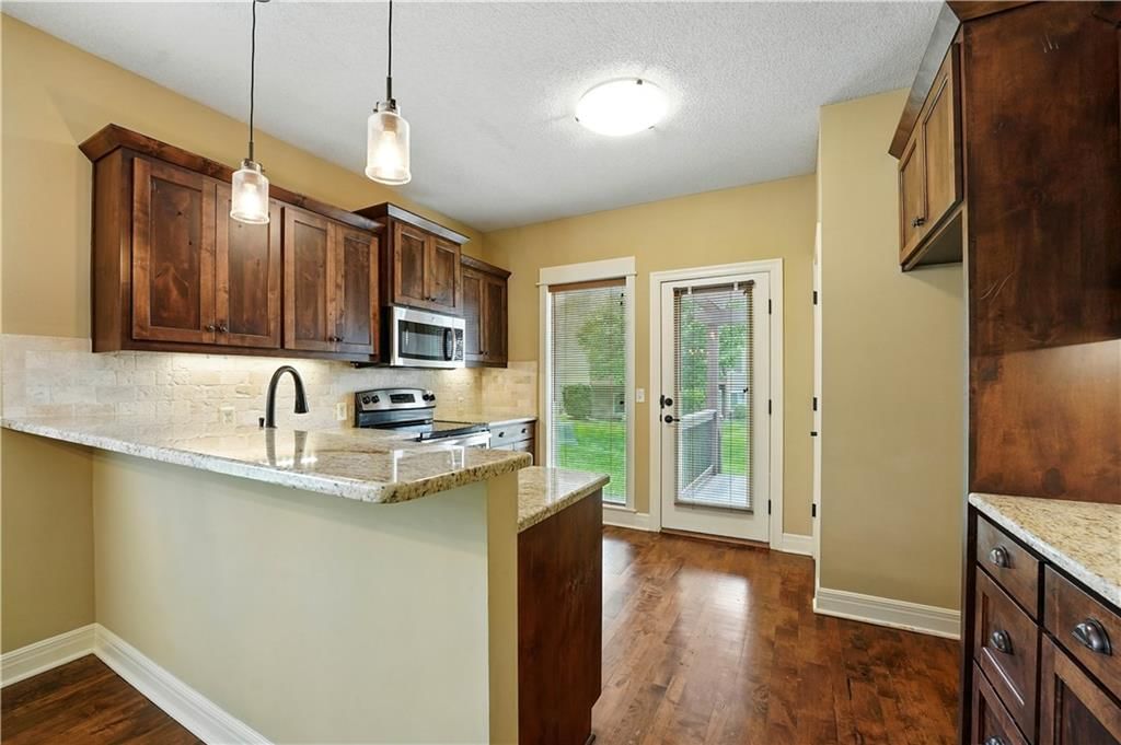 22511 W 72nd Street — photo 11