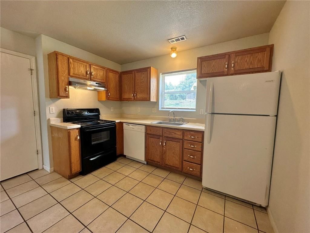 2804 Wenzel Avenue — photo 12