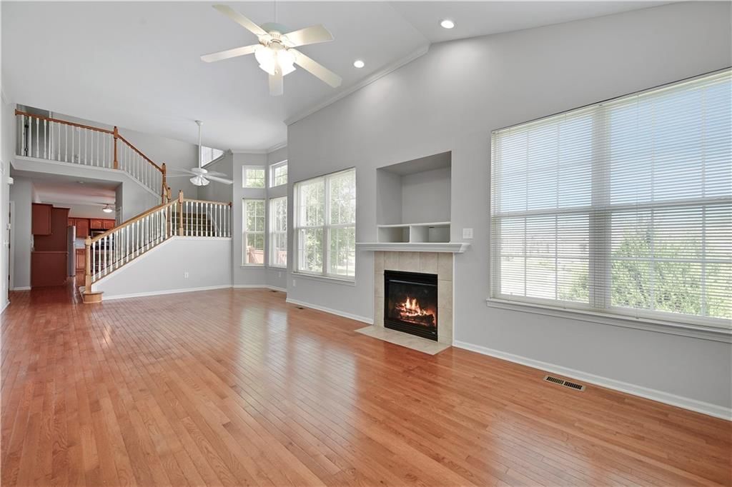 Photo 6 of 37 - 16127 Linden Street