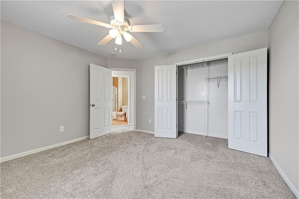 Photo 19 of 37 - 16127 Linden Street