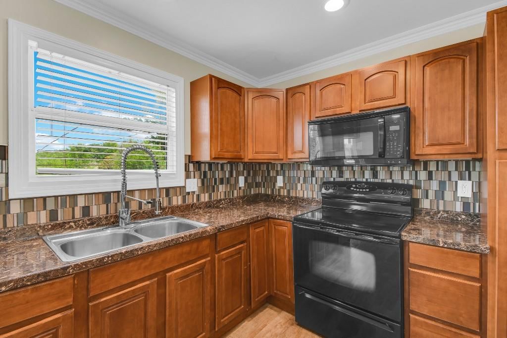 1212 NW 67th Street — photo 16