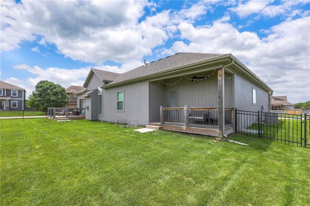 Photo 36 of 38 - 4812 SW 4th Street