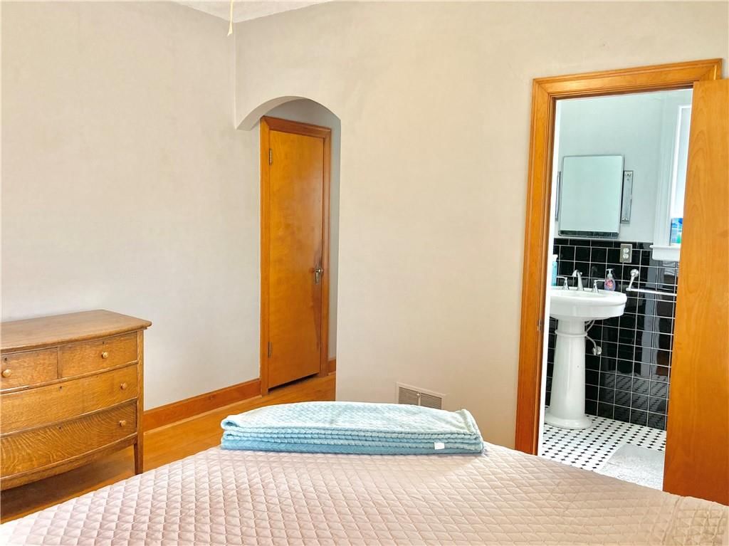 406 S 6th Street — photo 16