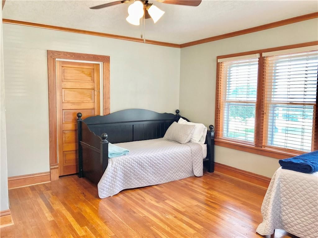 406 S 6th Street — photo 38