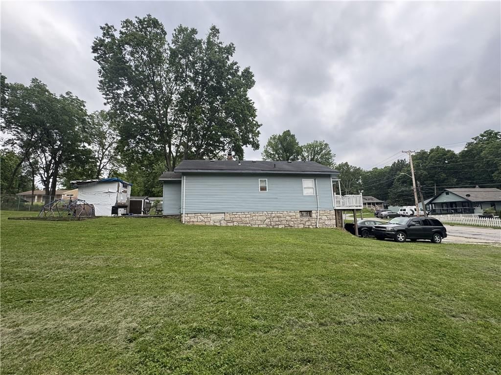 Photo 9 of 10 - 2101 N 27TH Street