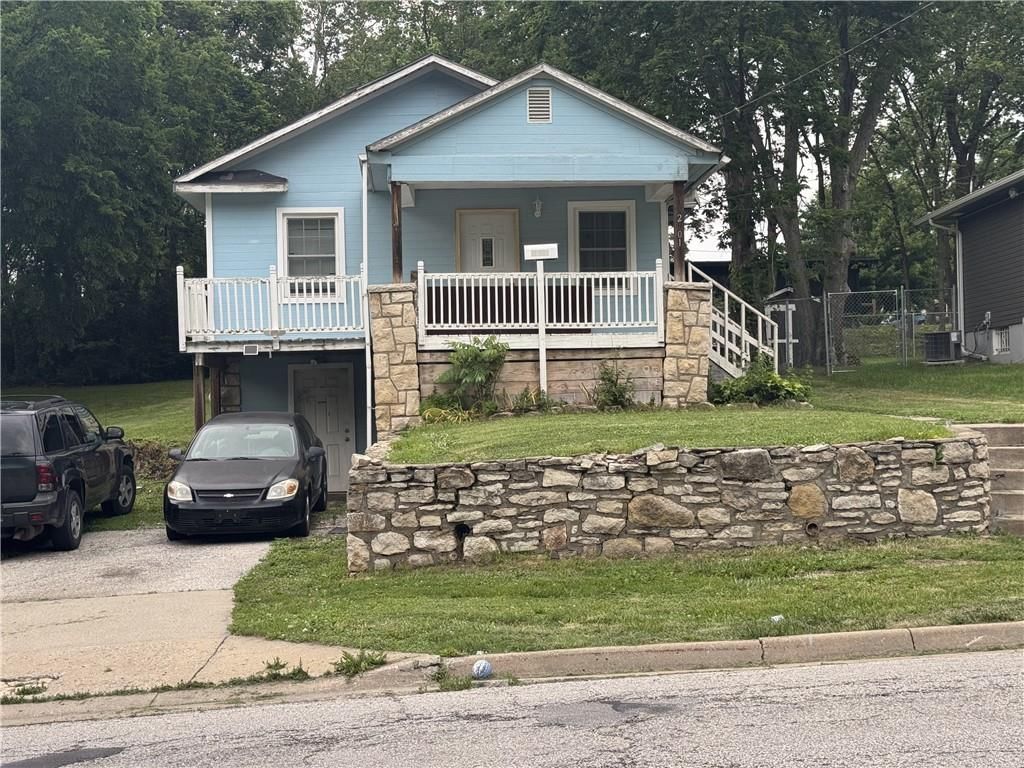 Photo 10 of 10 - 2101 N 27TH Street