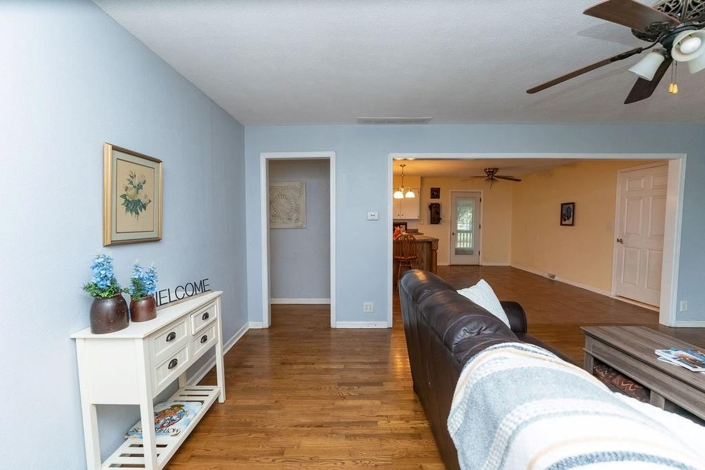 106 S Clark Street — photo 6