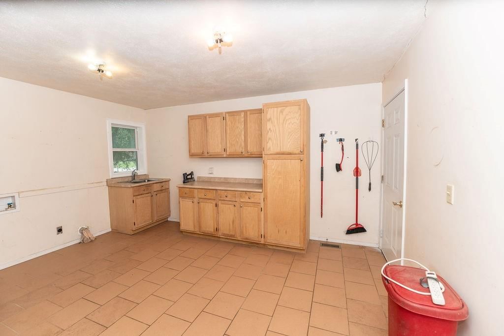 106 S Clark Street — photo 23