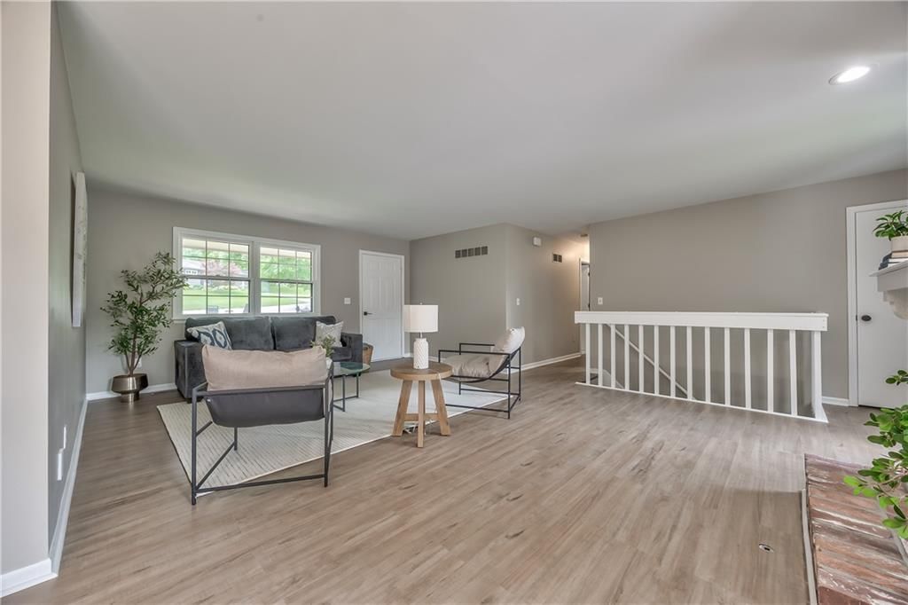 10706 W 50TH Terrace — photo 8