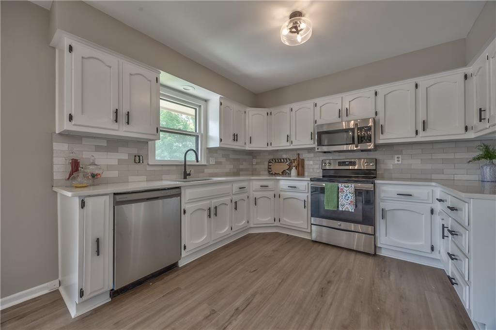10706 W 50TH Terrace — photo 12