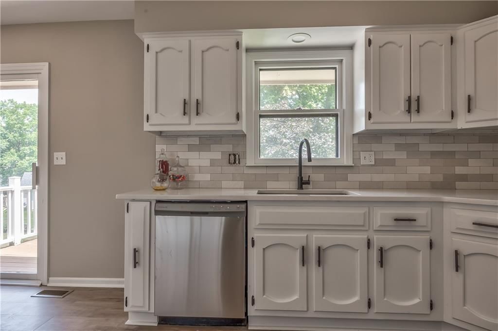 10706 W 50TH Terrace — photo 14