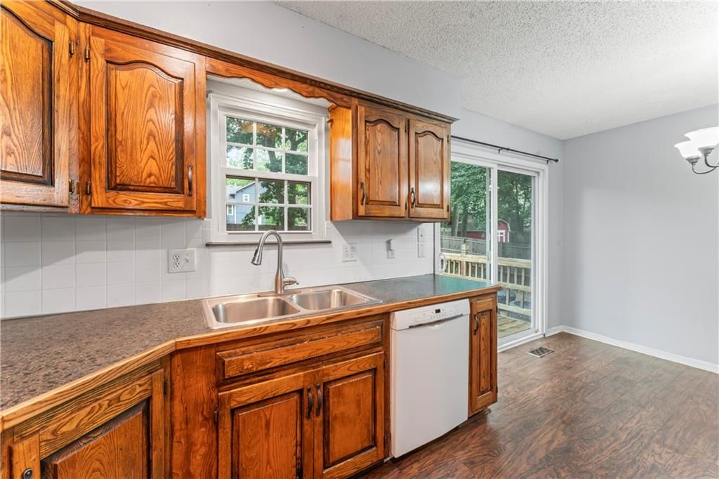 1275 NE Tudor Road — photo 11