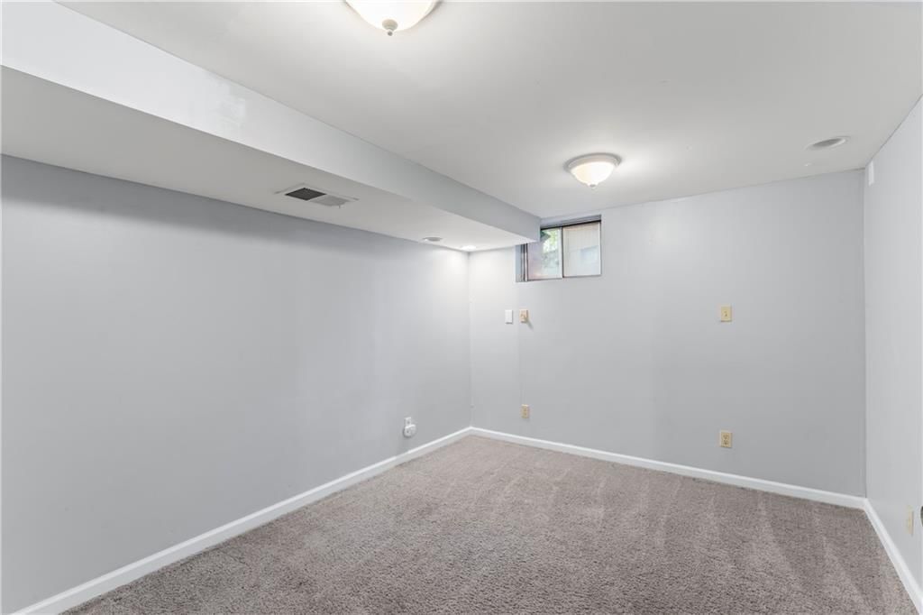 1275 NE Tudor Road — photo 29