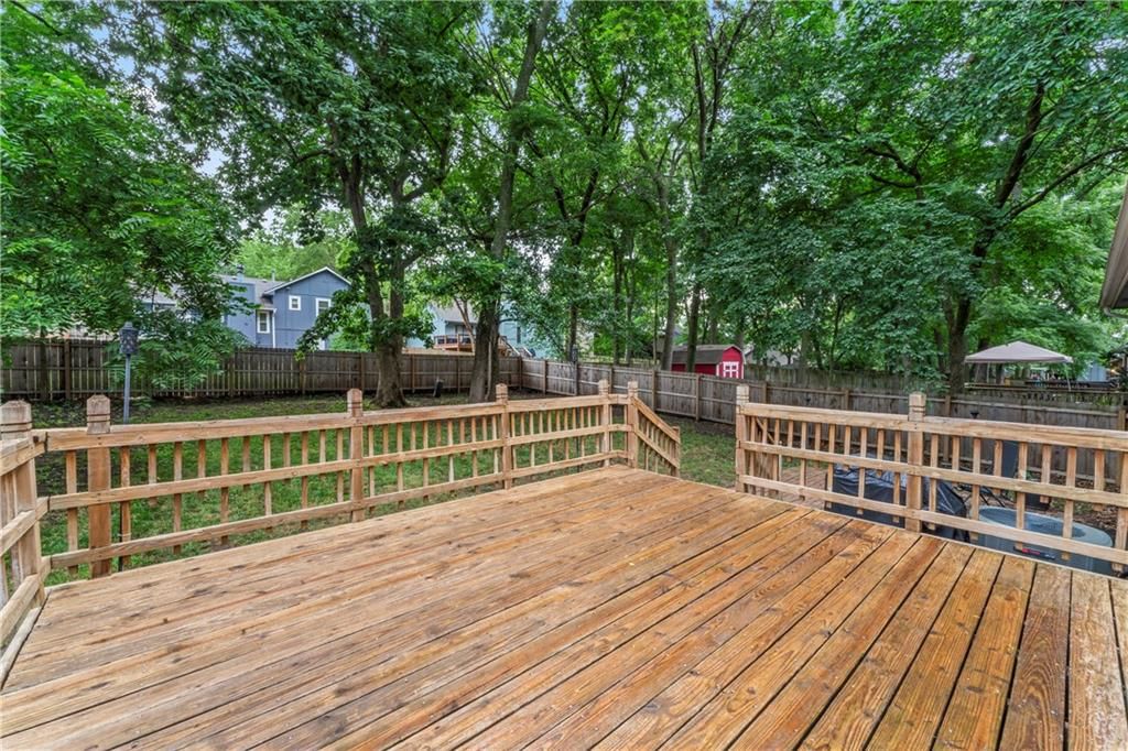 1275 NE Tudor Road — photo 35