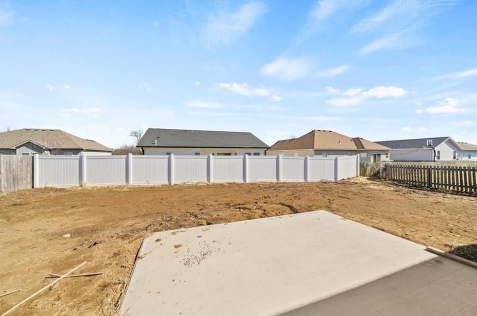210 S Devin Street — photo 3