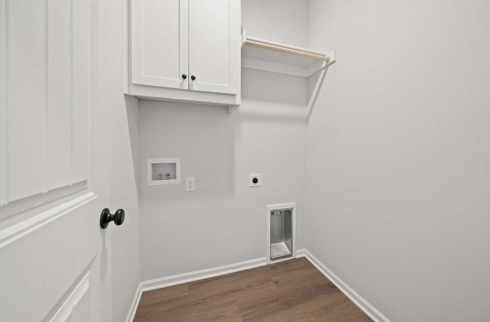 210 S Devin Street — photo 16