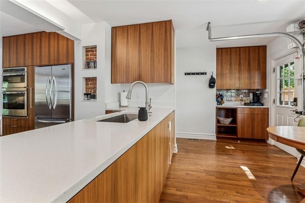 5720 Oak Street — photo 10