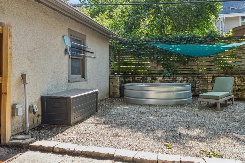 5720 Oak Street — photo 23