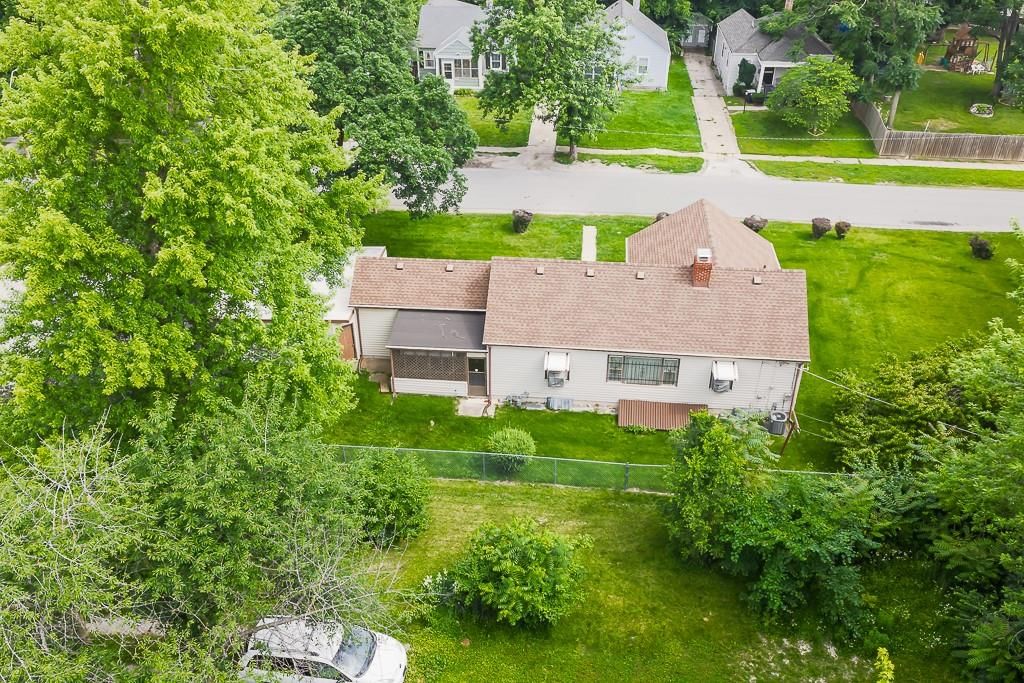 1333 E 79th Street — photo 21