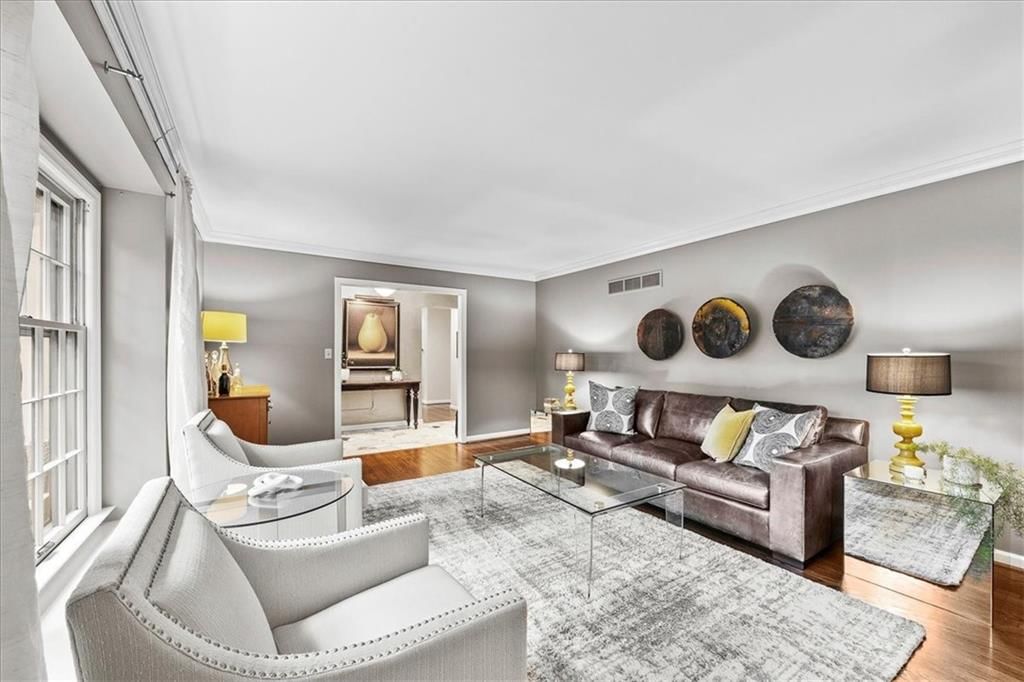 2407 W 105 Street — photo 12