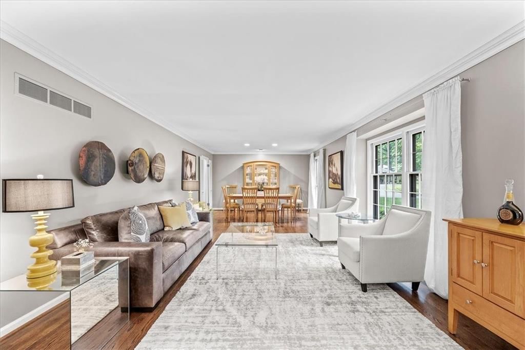 2407 W 105 Street — photo 13