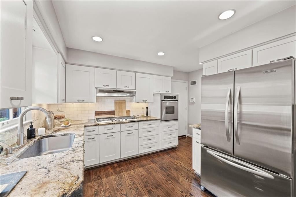2407 W 105 Street — photo 17