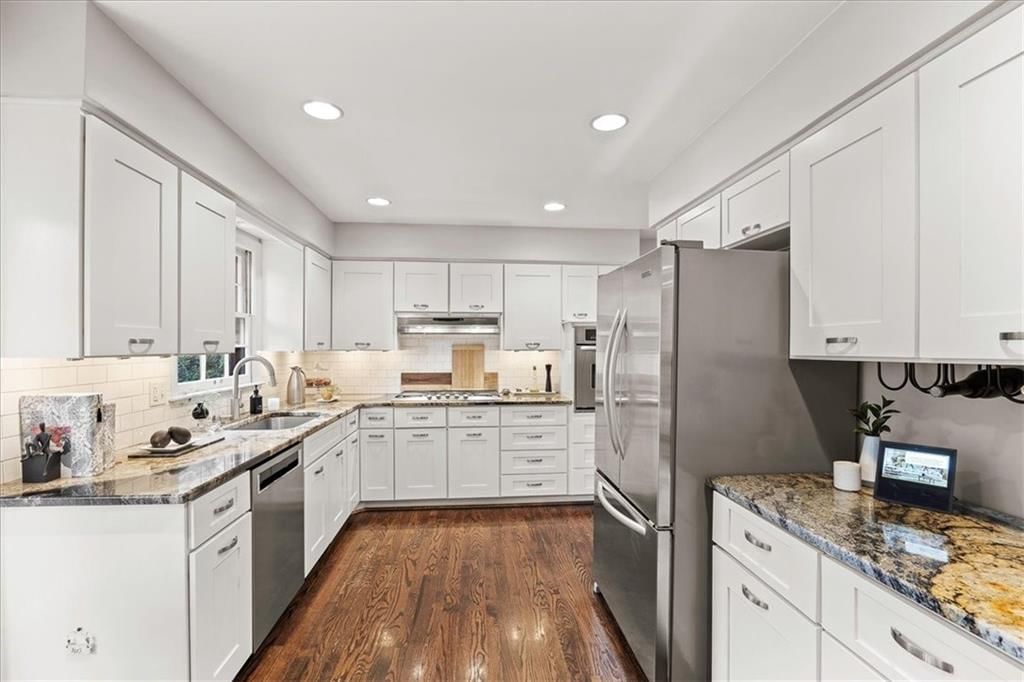 2407 W 105 Street — photo 18