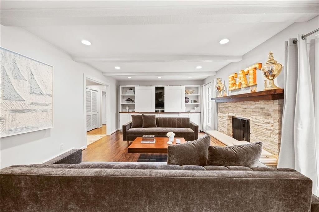 2407 W 105 Street — photo 20
