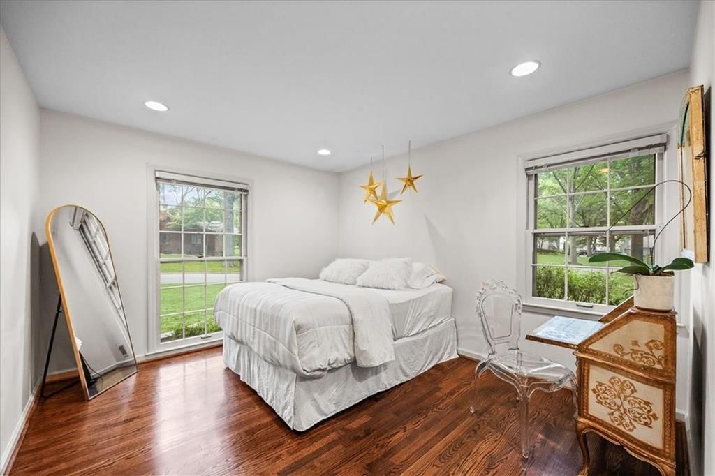 2407 W 105 Street — photo 22