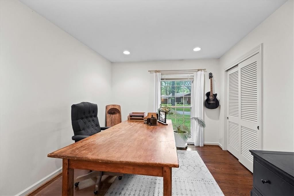 2407 W 105 Street — photo 24