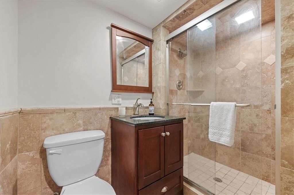 2407 W 105 Street — photo 38