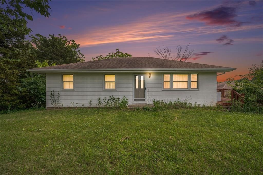 16177 Strawberry Road, Rayville, MO