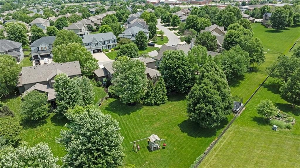 5814 Aminda Street — photo 36