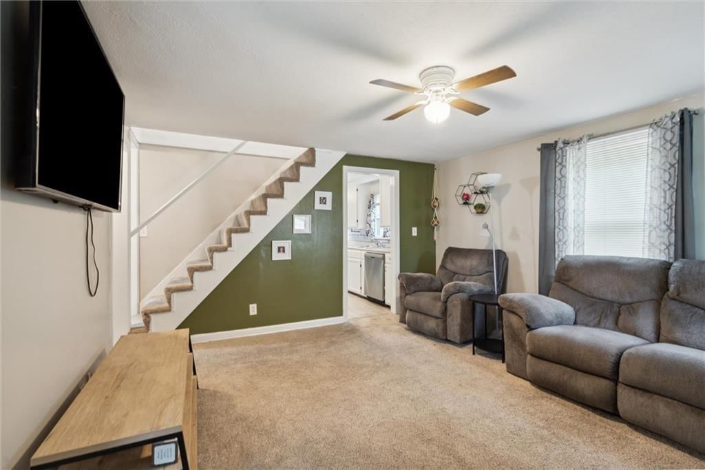 3948 N Kensington Avenue — photo 5