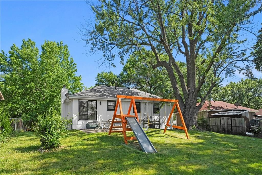 7600 E 52ND Terrace — photo 35