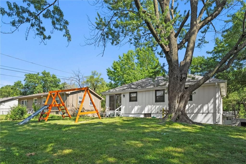 7600 E 52ND Terrace — photo 36