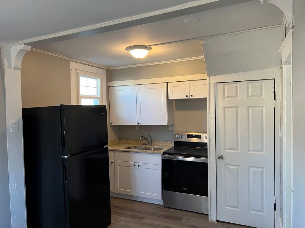Photo 2 of 18 - 810 S Hardy Avenue