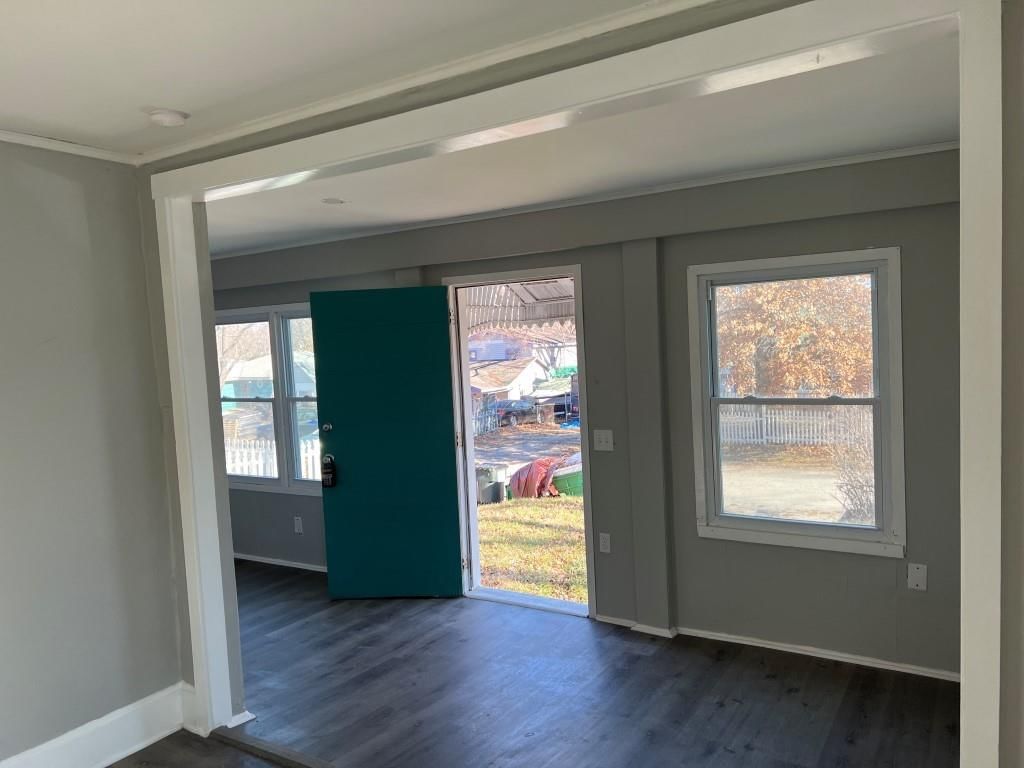 Photo 3 of 18 - 810 S Hardy Avenue