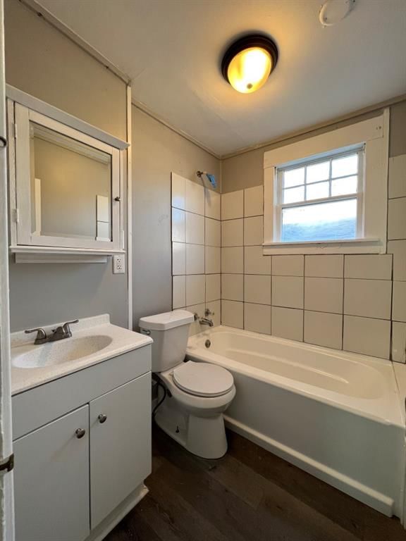 Photo 5 of 18 - 810 S Hardy Avenue
