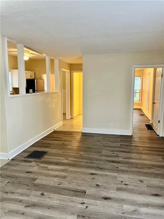 Photo 6 of 15 - 551 S Brookside Avenue