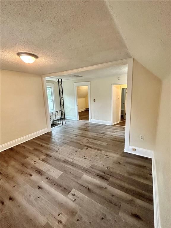 Photo 12 of 15 - 551 S Brookside Avenue