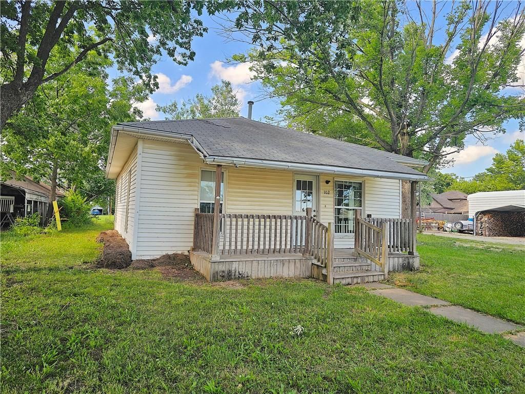 102 Garrison Avenue — photo 3