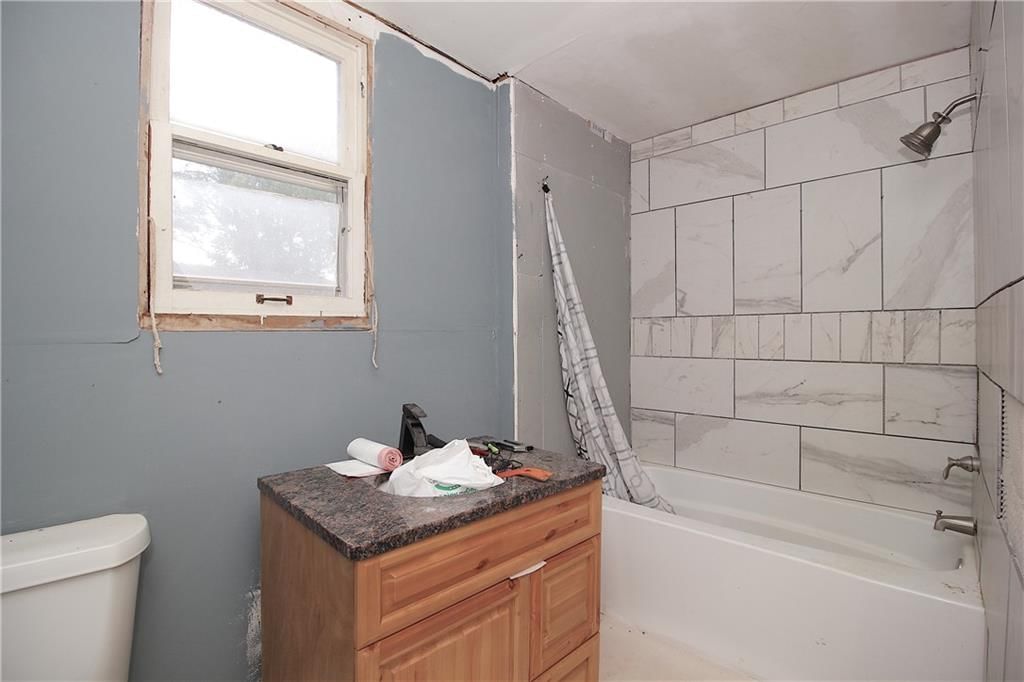 102 Garrison Avenue — photo 17