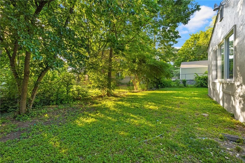 Photo 33 of 35 - 7928 Holmes Road